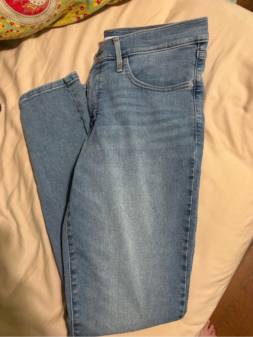 Levi Strauss Women’s Light Wash Skinny Jeans - Stretch Denim